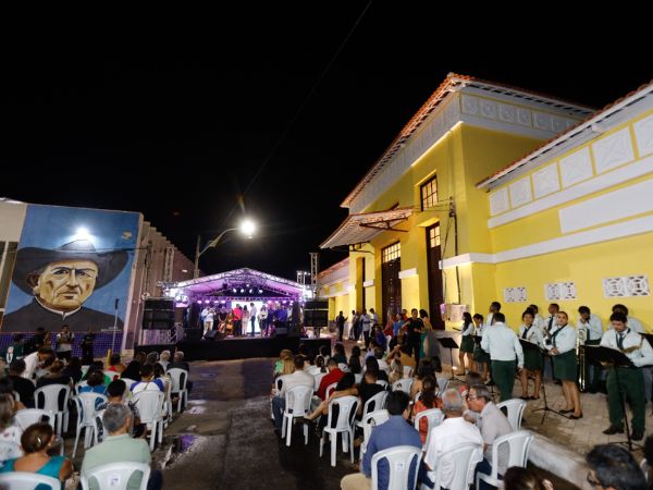 Prefeitura inaugura Centro Cultural Daniel Walker