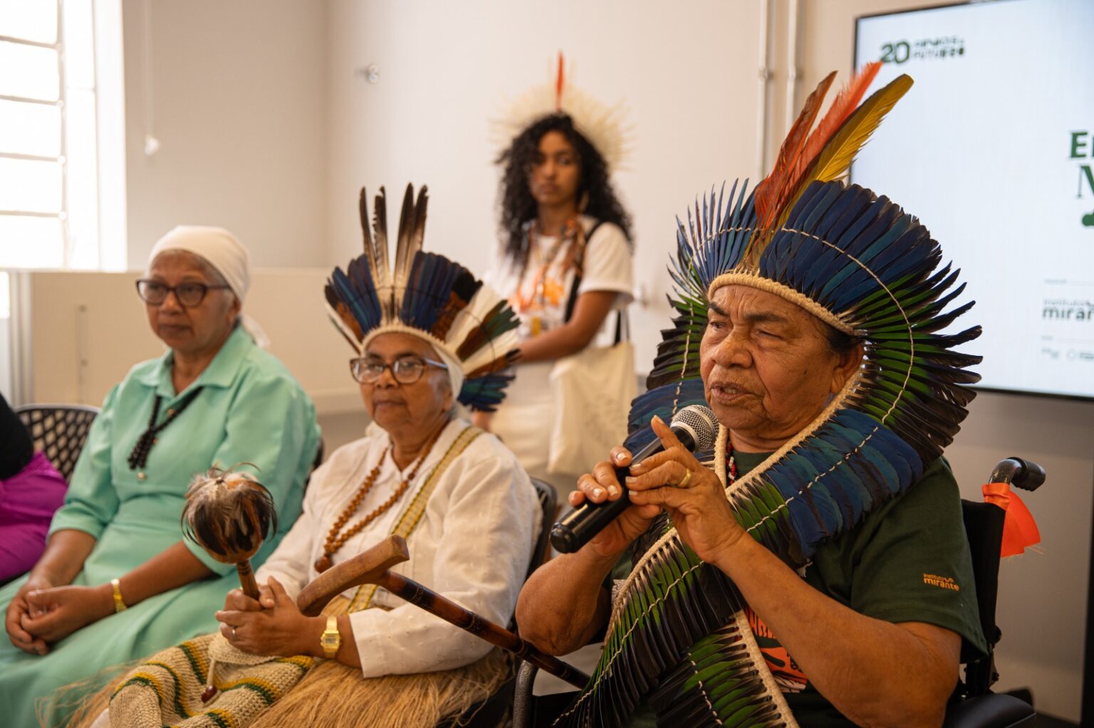 O Simpósio propõe estimular diálogos e trocas de conhecimentos que fortalecem as ações que reconhecem e fomentam os saberes e fazeres tradicionais da cultura popular.