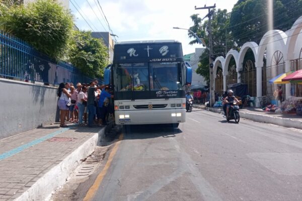 Juazeiro do Norte vive, mais uma vez, o impacto positivo do turismo religioso. Nas semanas que antecedem a tradicional Romaria de Nossa Senhora das Candeias, a cidade tem registrado um crescimento expressivo no número de visitantes.
