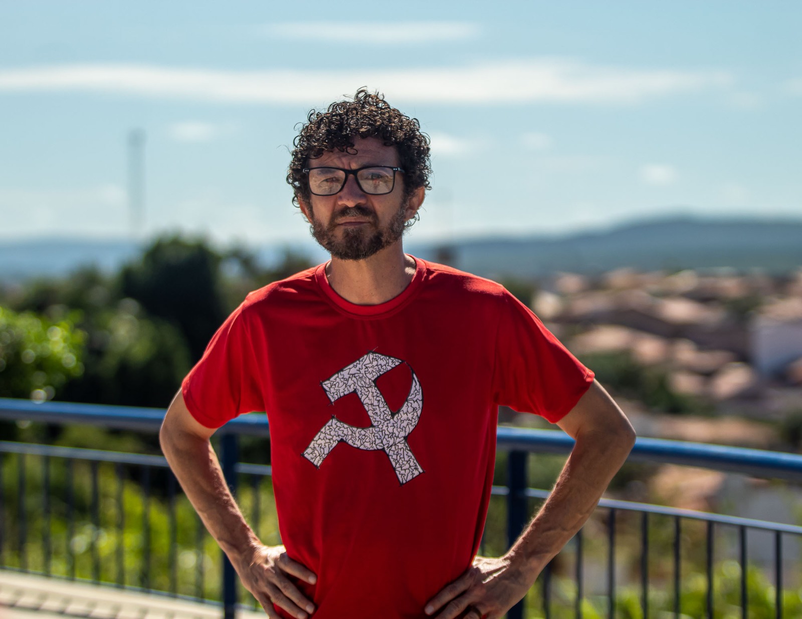 O fundador do Coletivo Camaradas, o pedagogo Alexandre Lucas participará de debate durante a Bienal da União Nacional dos Estudantes (Bienal da UNE), que acontecerá em Recife, de 29 de janeiro a 02 de fevereiro, com o tema A esperança equilibrista: Política Nacional Aldir Blanc e os novos horizontes para a cultura brasileira.