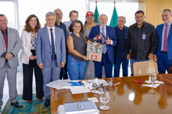 MST se encontra com Lula para debater os rumos da Reforma Agrária