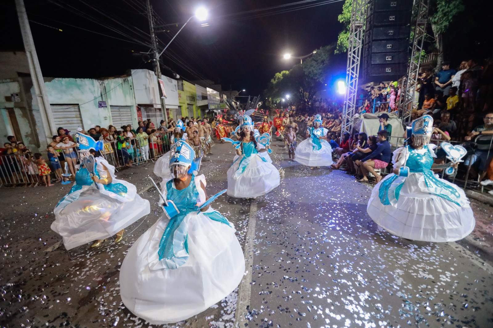 A Prefeitura de Juazeiro do Norte divulgou nessa terça-feira, 25 de fevereiro, por meio do Diário Oficial do Município, a seleção dos grupos carnavalescos que irão animar o Festejuá. A festividade acontecerá de 28 de fevereiro a 3 de março, na Avenida Ailton Gomes, no trecho entre o Colégio Izabel da Luz e a Rua Abel Sobreira. O evento é promovido pela Secretaria Municipal de Cultura (Secult) e pelo Instituto para o Desenvolvimento de Barbalha.