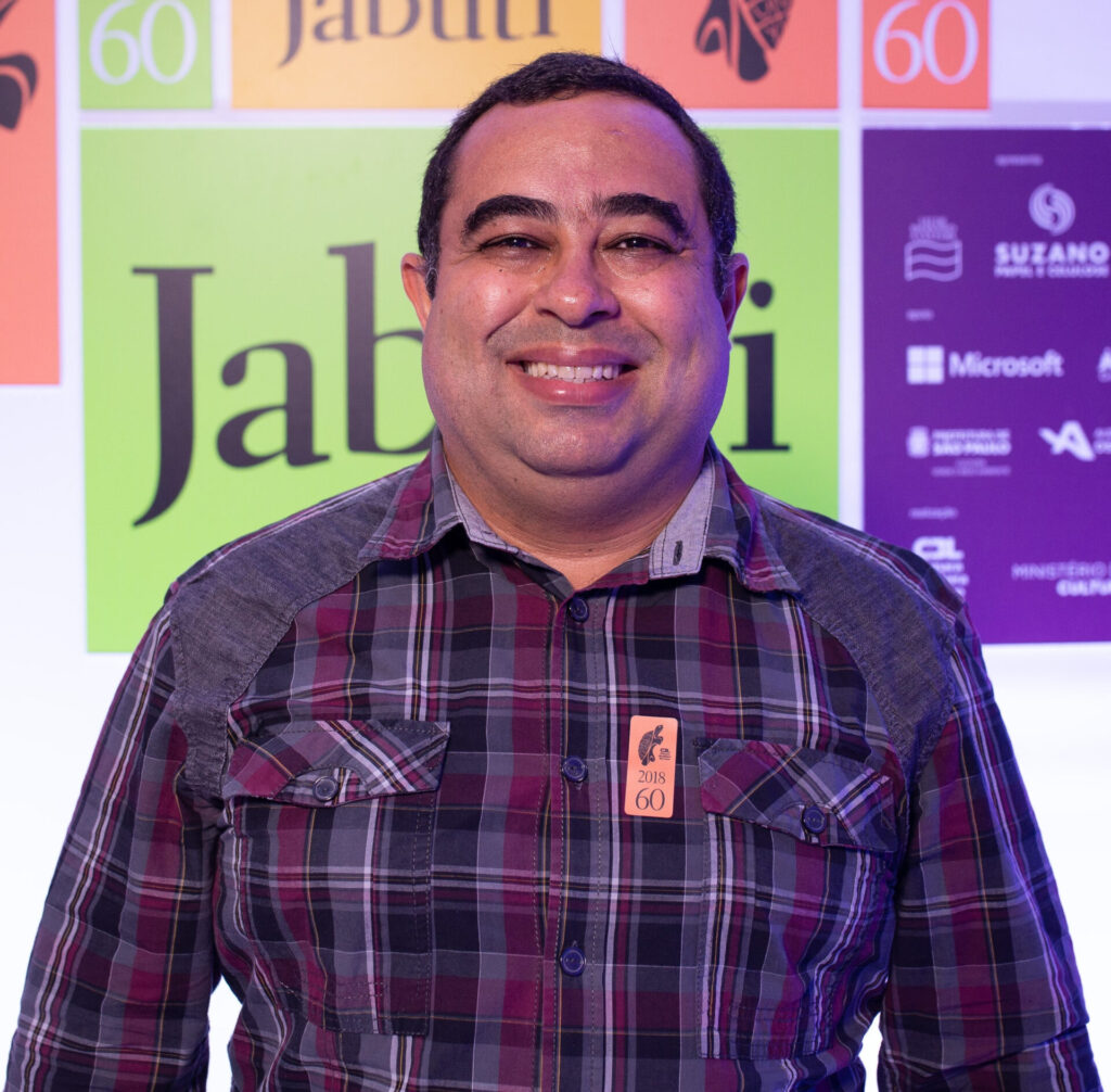 Anderson Almeida, organizador da obra