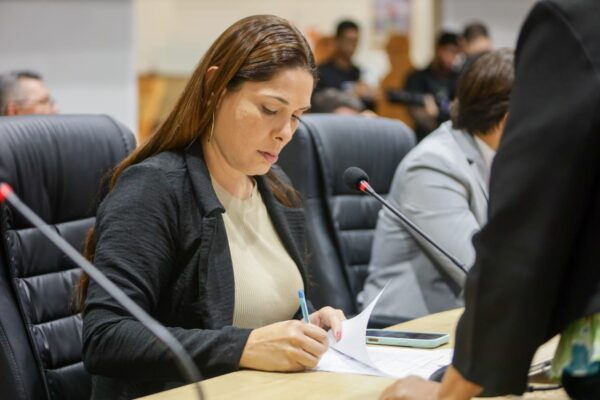 A Câmara Municipal de Juazeiro do Norte aprovou na sessão ordinária da última quinta-feira, 10, o Projeto de Lei, de autoria da vereadora Professora PG (Podemos), que torna obrigatória a realização anual dos Jogos Estudantis de Juazeiro do Norte - JEJUNO´S.