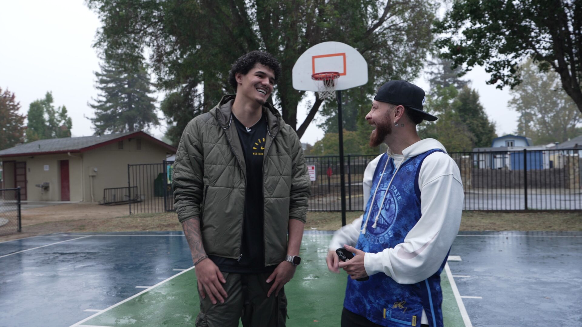 O canal da NBA Brasil no YouTube estreou um novo programa, X1 do Fred, na última quarta-feira, 16 de abril. X1 do Fred será apresentado pelo jornalista e influenciador Fred Bruno e contará com convidados de diversas áreas. O programa vai ao ar todas as quartas-feiras, às 19h, e seguirá até o fim das Finais da NBA.