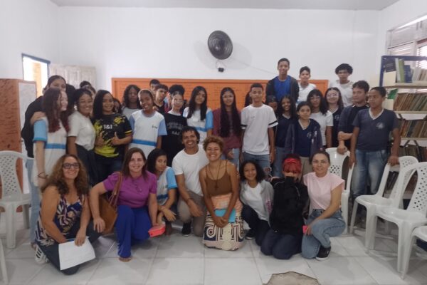 Poesia aproxima estudantes de escola pública da literatura em Crato
