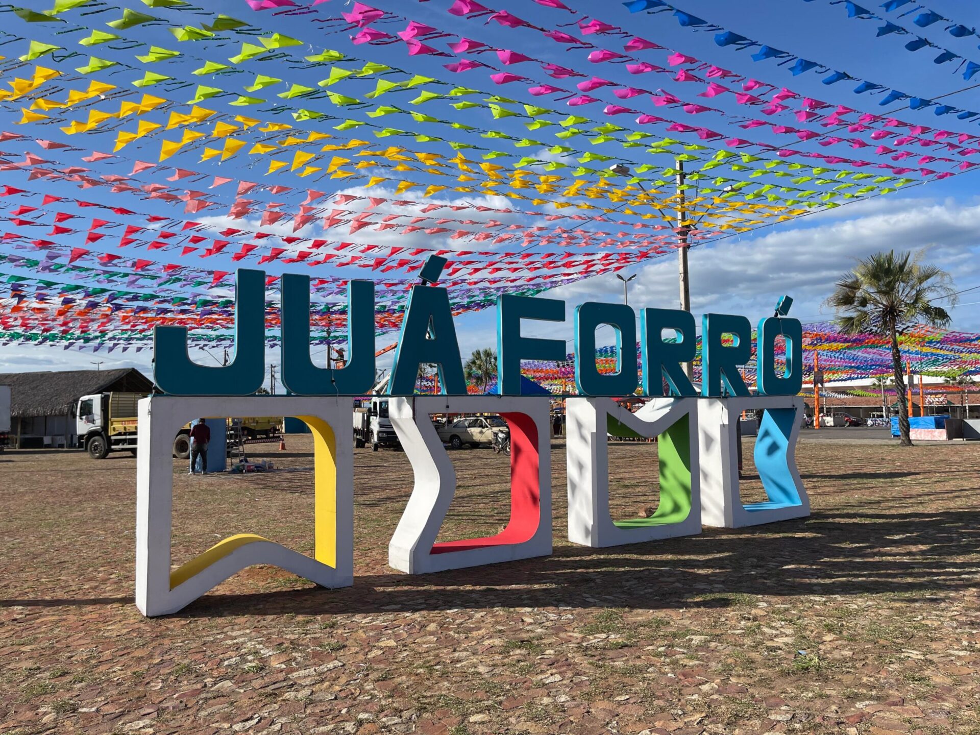 Um dos maiores eventos juninos da região do Cariri, o Juaforró, já teve sua line-up completa anunciada.