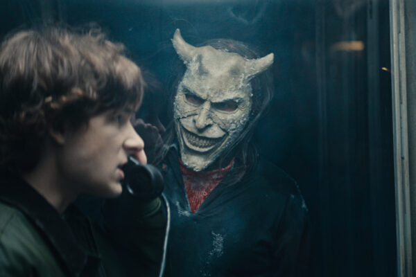 Universal Pictures lança novo trailer da sequência “O Telefone Preto 2” Universal Pictures lança novo trailer da sequência "O Telefone Preto 2"