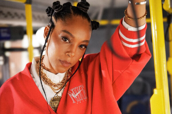 Negra Li estreia como apresentadora do The Town na TV Globo Negra Li estreia como apresentadora do The Town na TV Globo