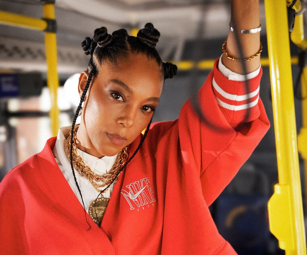 Negra Li estreia como apresentadora do The Town na TV Globo