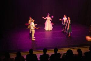 The Wicked Witch of the West, um musical bilíngue caririense