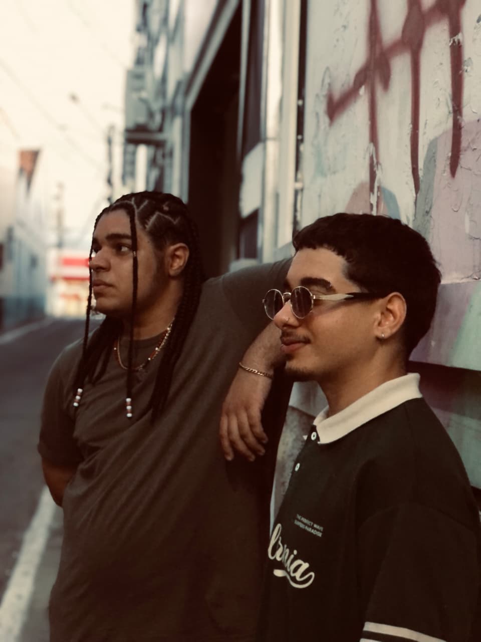 Victor Hayem e Fernando Moacir lançam single “Descalço” com influências do soul e afro-latinidades | NewsCast